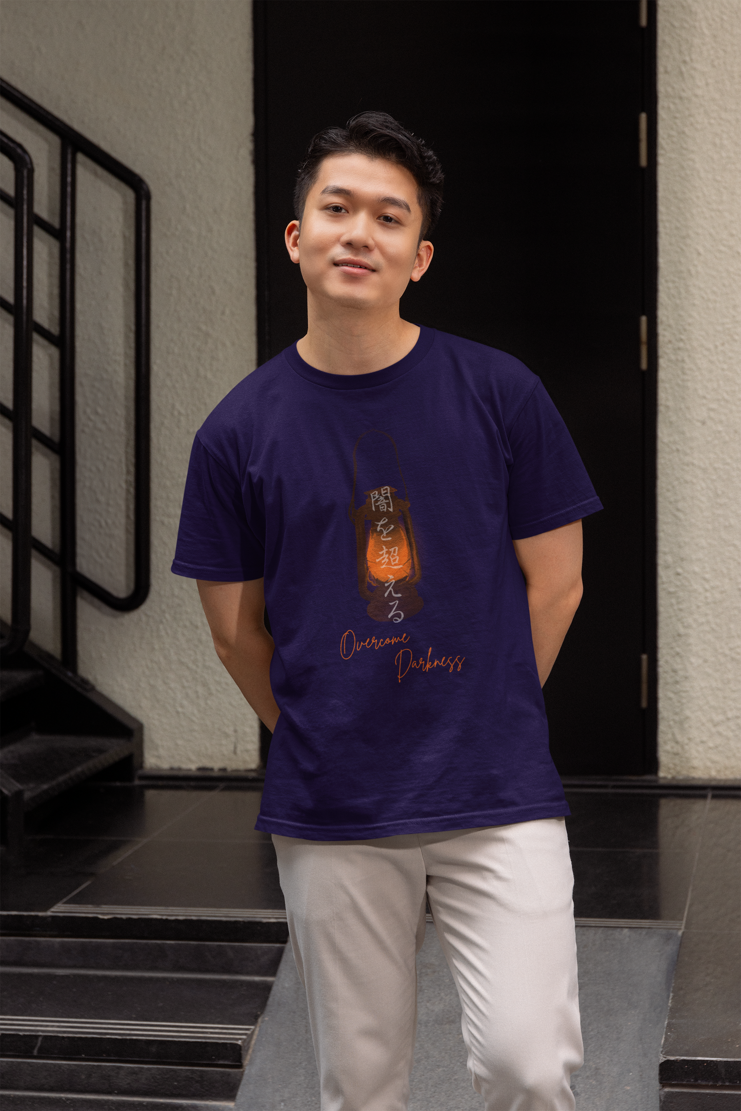 闇を超える Overcome the Darkness Short Sleeve T-shirt