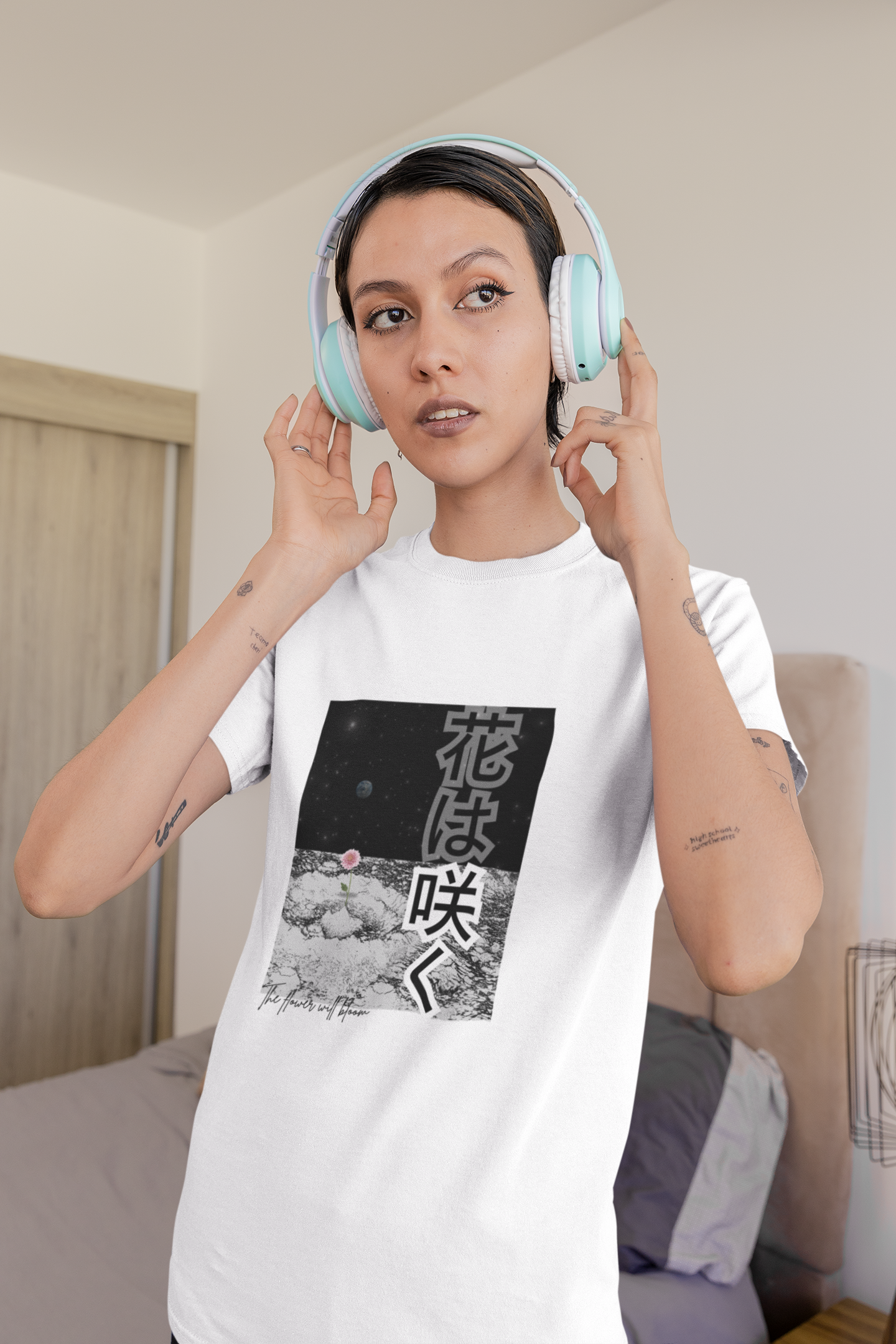 花は咲く The Flowers Will Bloom Short Sleeve T-shirt
