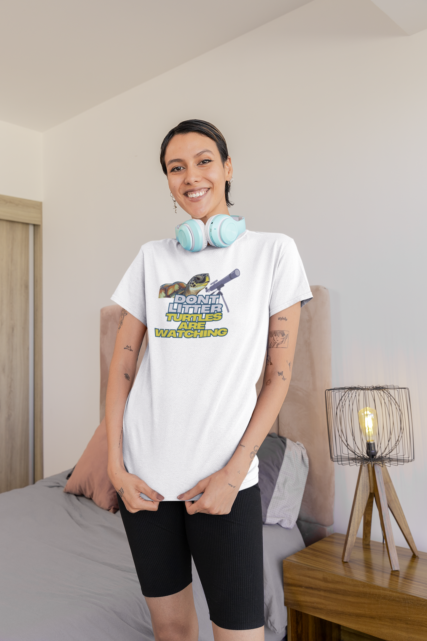 Don't Litter Turtles are Watching Short Sleeve T-shirt