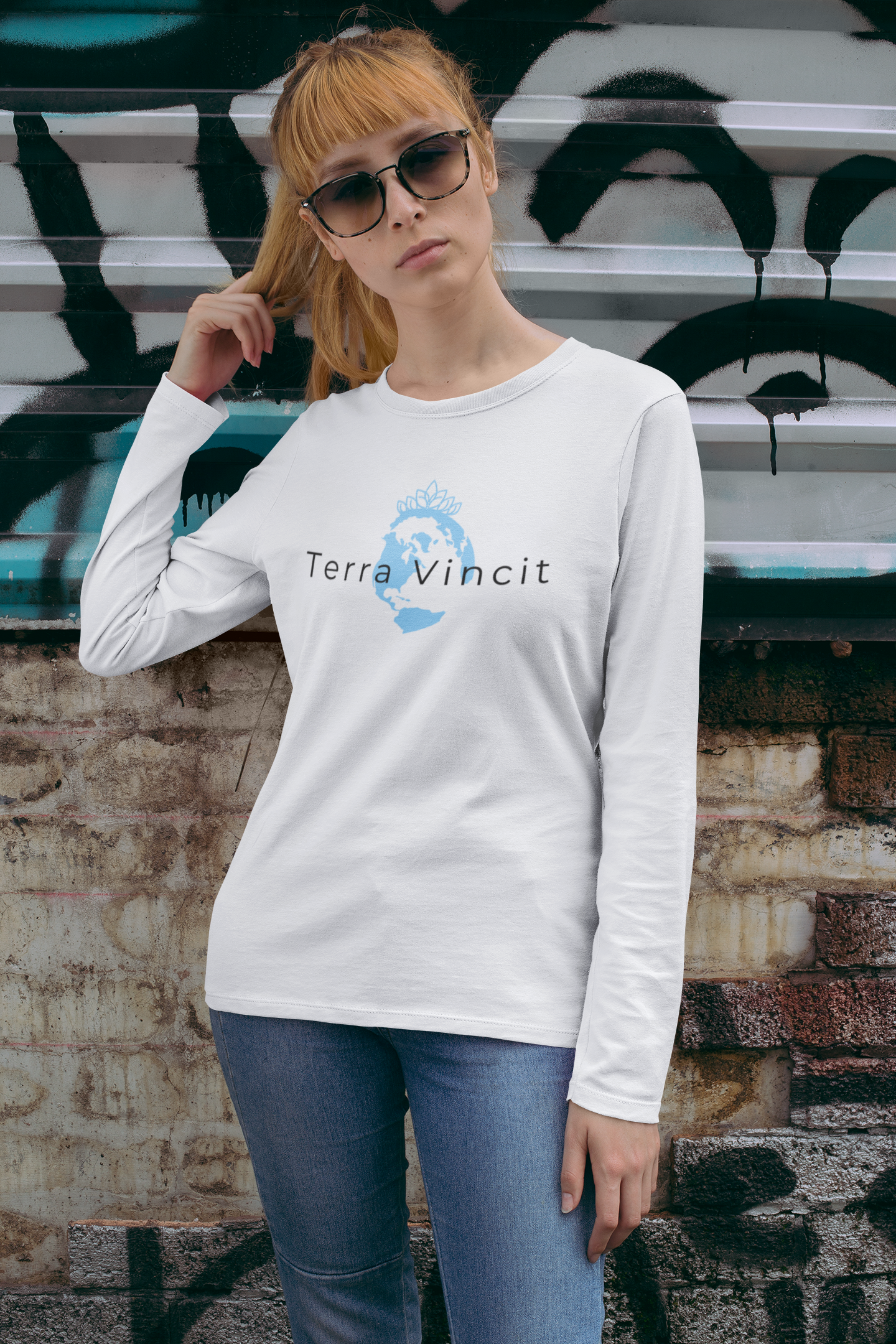 Terra Vincit Long Sleeve T-shirt
