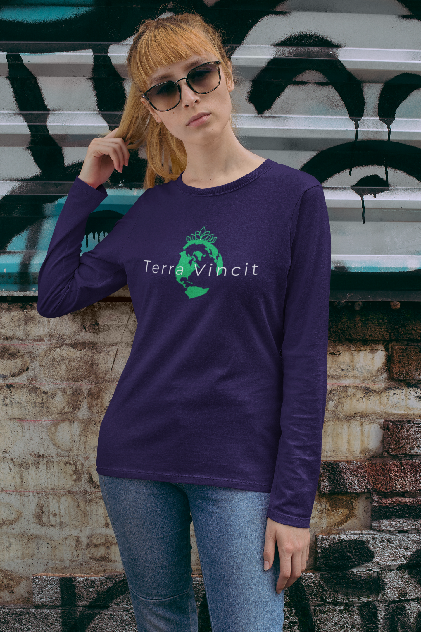 Terra Vincit Long Sleeve T-shirt