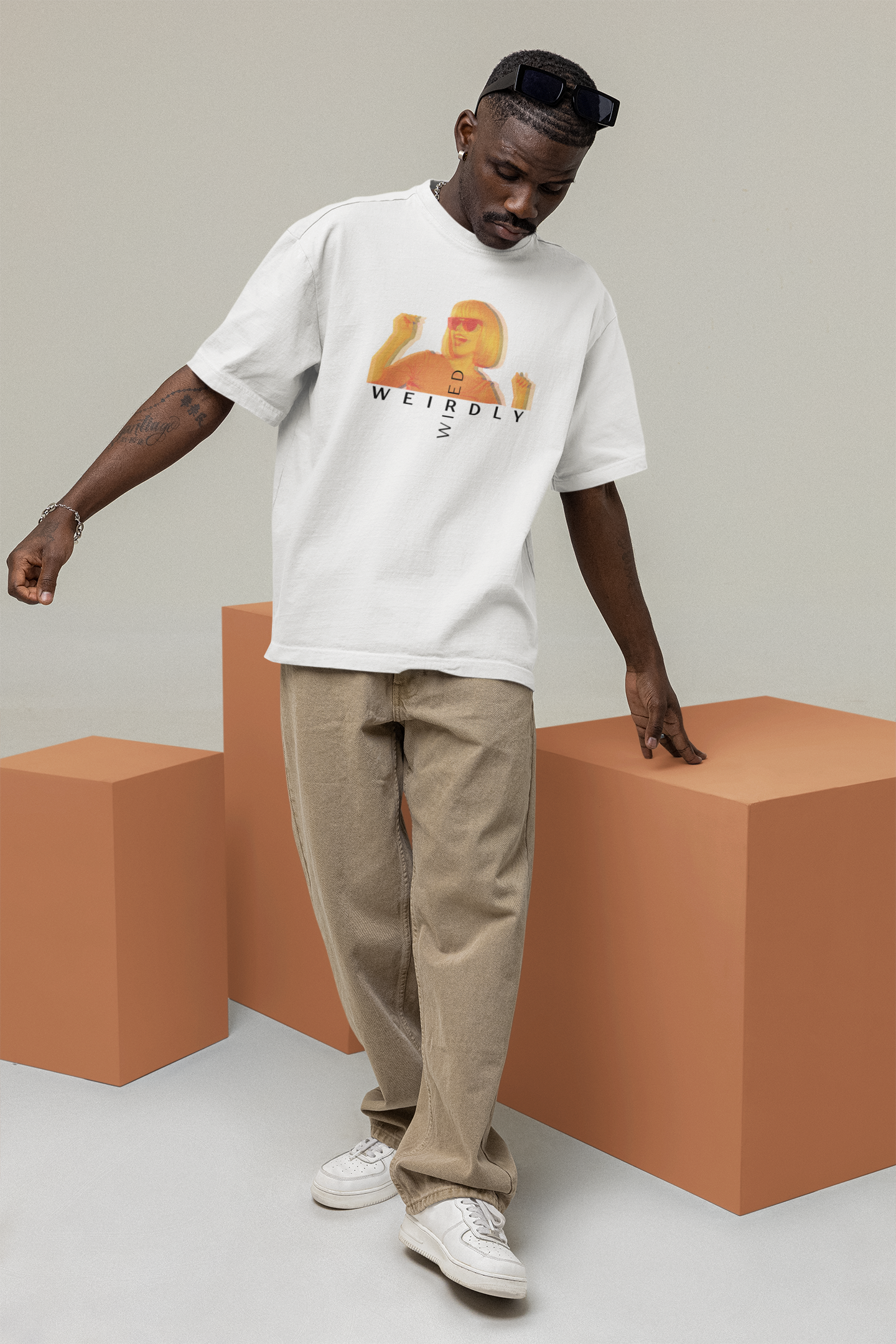 Weirdly Wired Oversize T-shirt