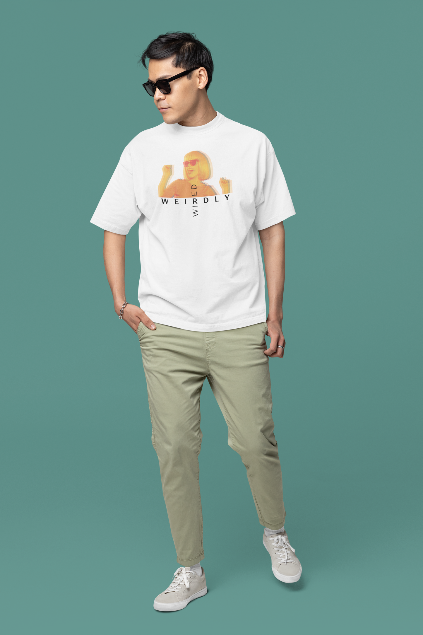 Weirdly Wired Oversize T-shirt
