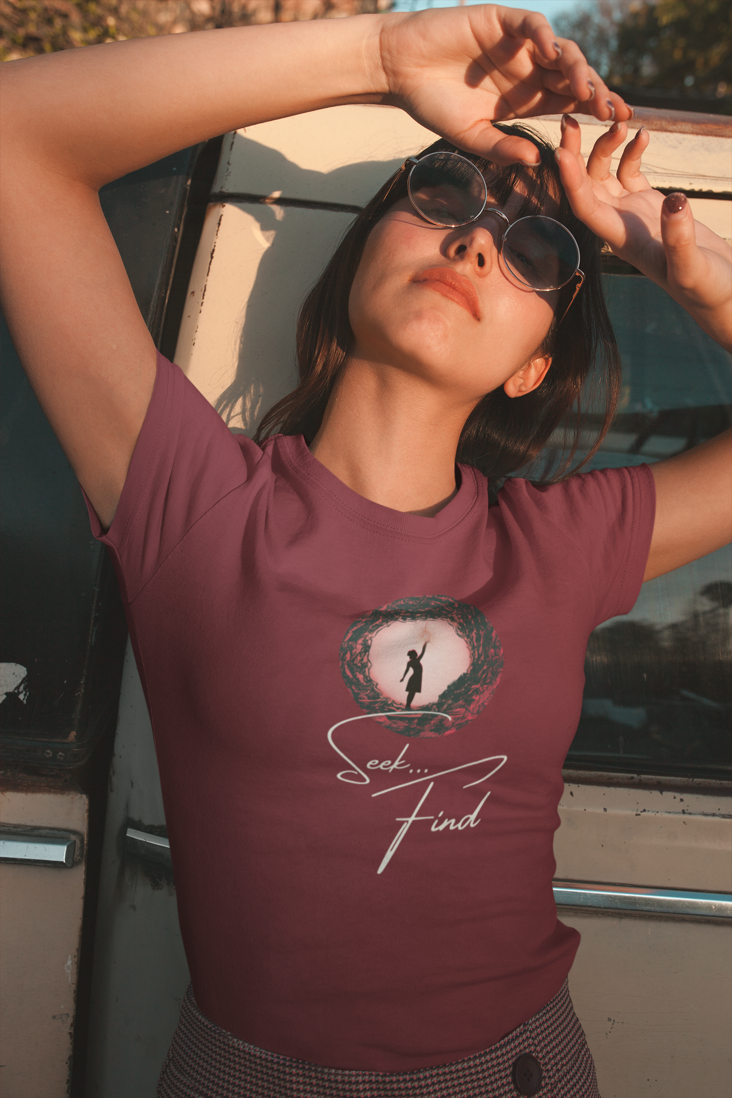 Seek Find Short Sleeve T-shirt