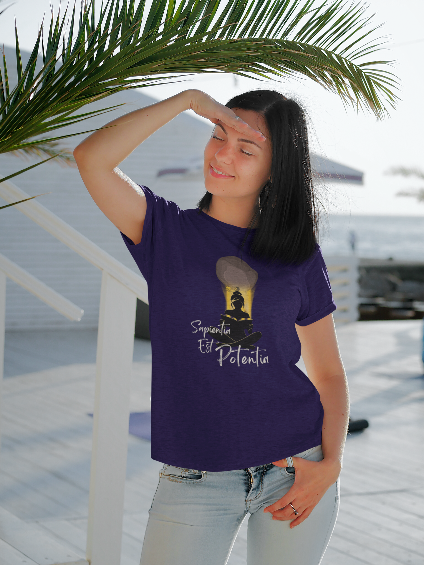 Sapientia Est Potentia Short Sleeve T-shirt