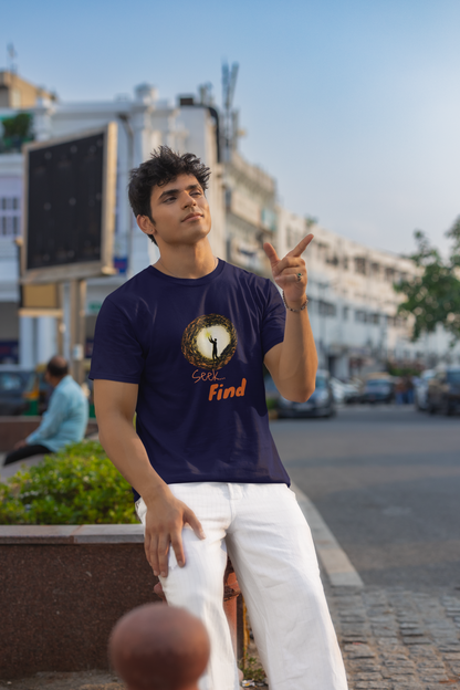 Seek Find Short Sleeve T-shirt