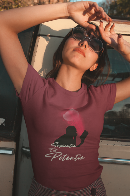 Sapientia Est Potentia Short Sleeve T-shirt